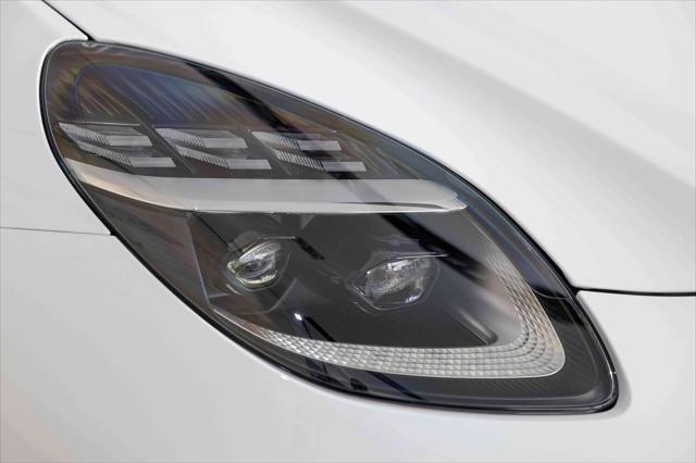 new 2025 Aston Martin Vantage car