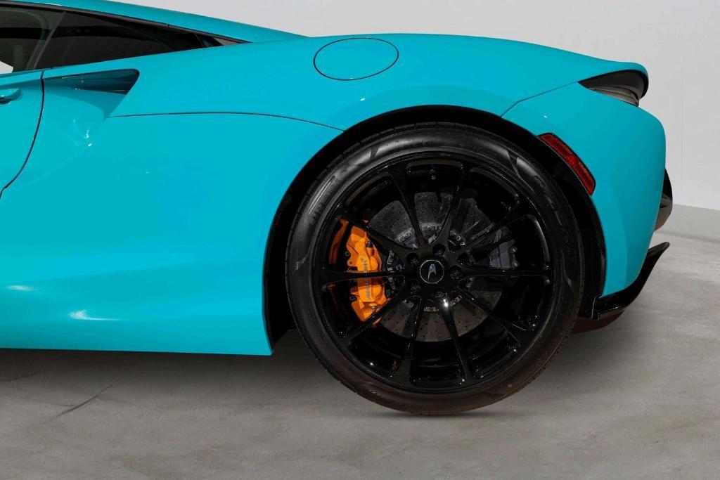 new 2025 McLaren Artura car