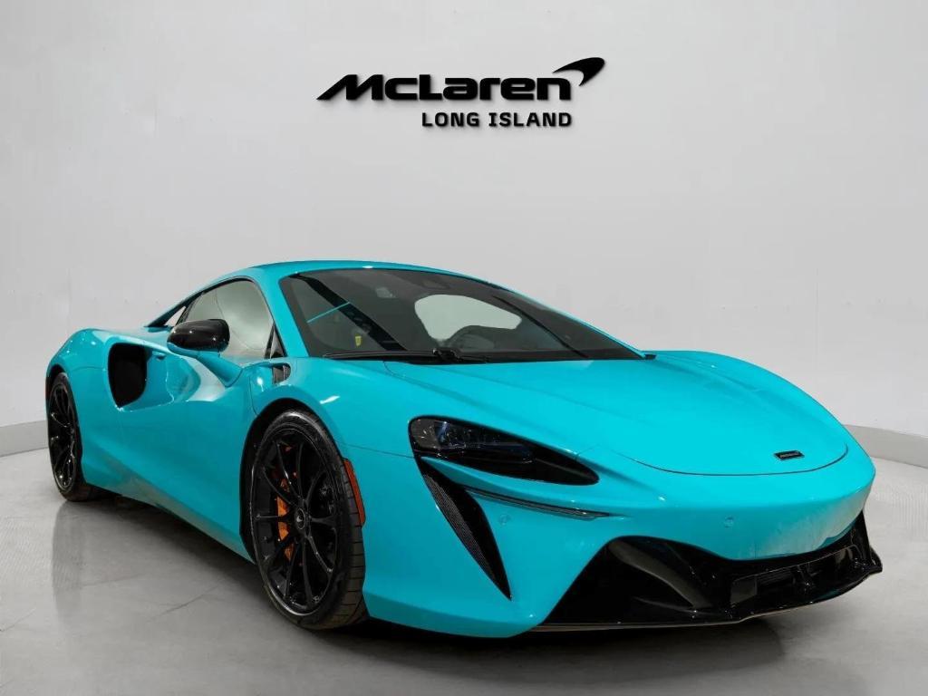 new 2025 McLaren Artura car