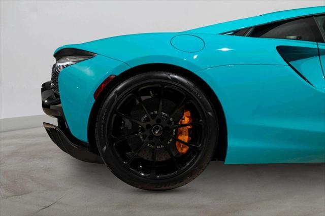 new 2025 McLaren Artura car, priced at $280,898