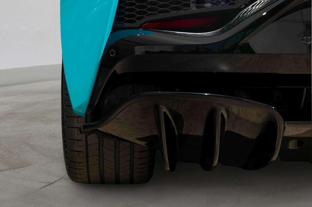 new 2025 McLaren Artura car
