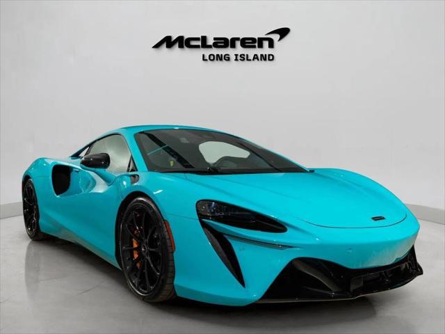 new 2025 McLaren Artura car, priced at $280,898