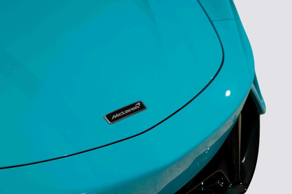 new 2025 McLaren Artura car