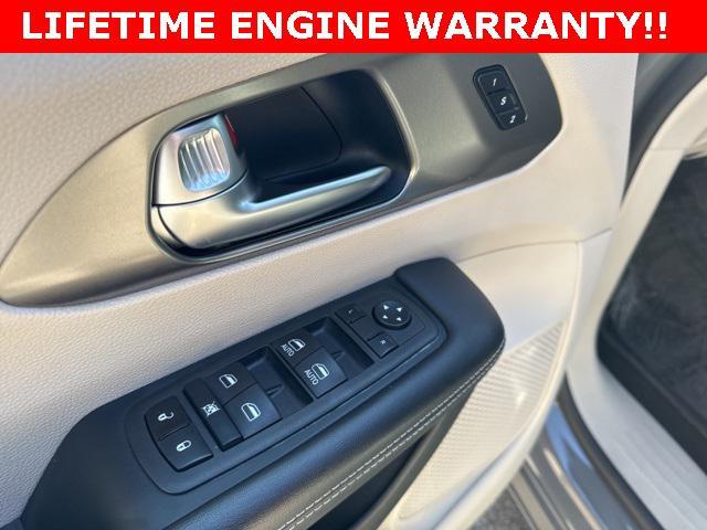 used 2023 Chrysler Pacifica car, priced at $24,270