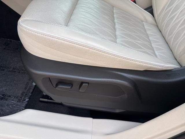used 2023 Buick Envision car, priced at $35,970