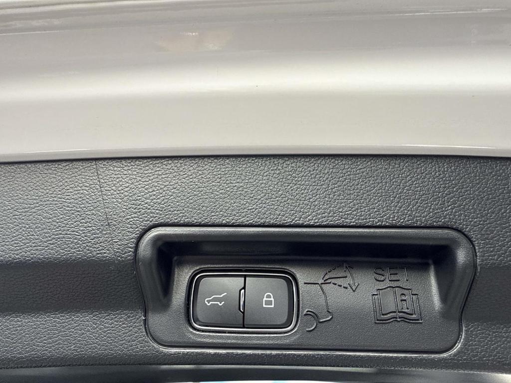 used 2022 Ford Explorer car