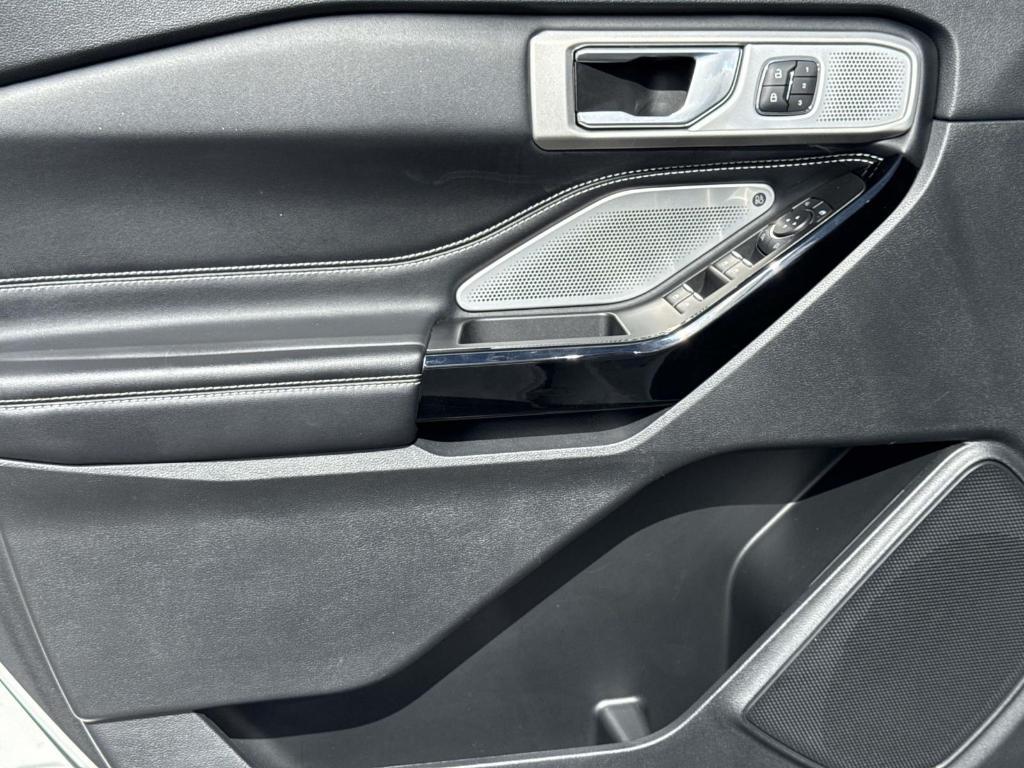 used 2022 Ford Explorer car