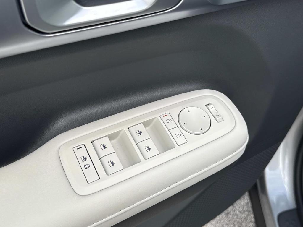 used 2025 Hyundai Santa Fe car, priced at $32,995