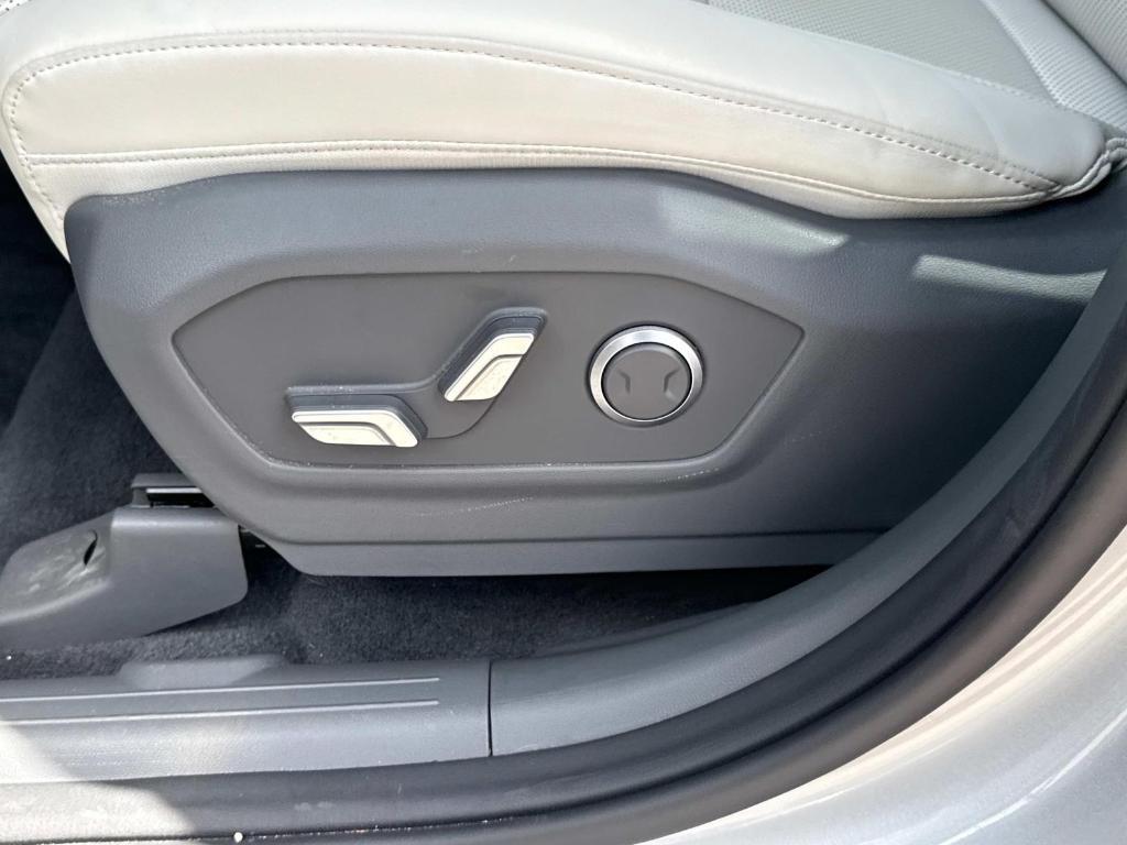 used 2025 Hyundai Santa Fe car, priced at $33,995