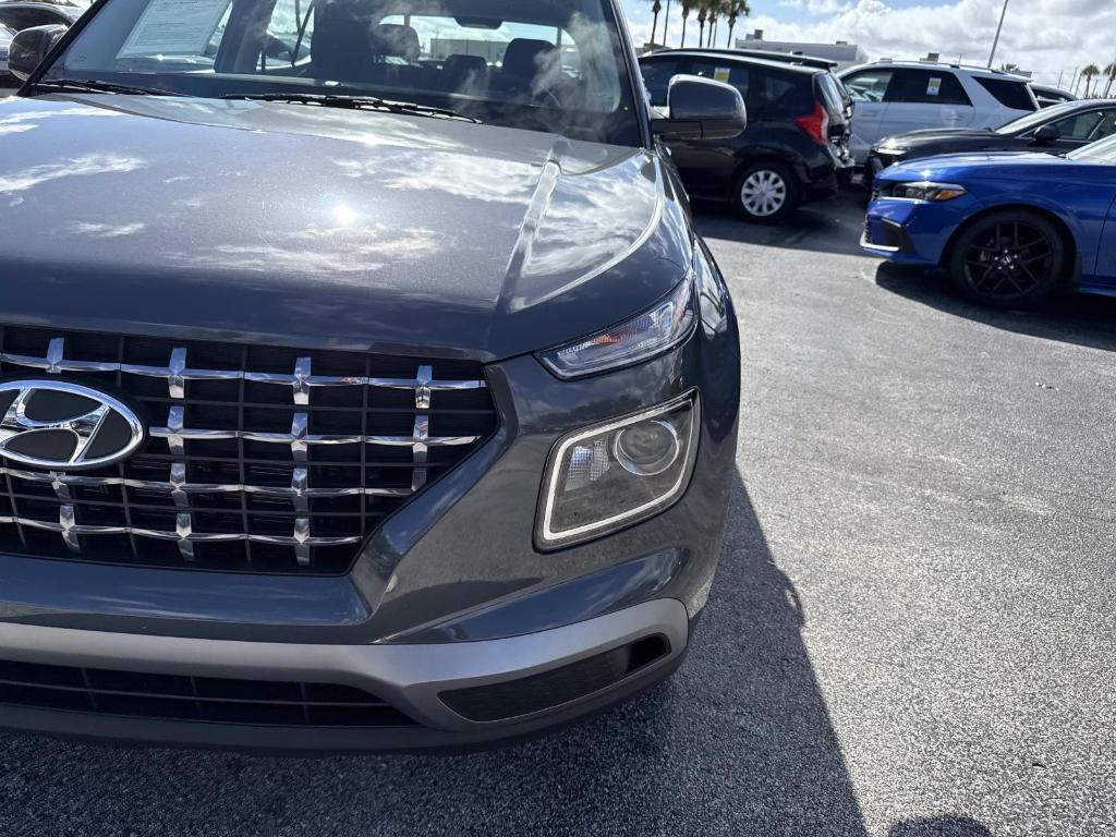 used 2025 Hyundai Venue car, priced at $20,595
