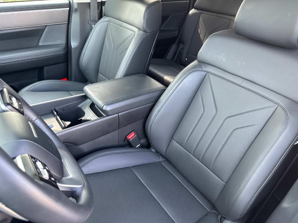 used 2025 Hyundai Santa Fe car, priced at $34,995