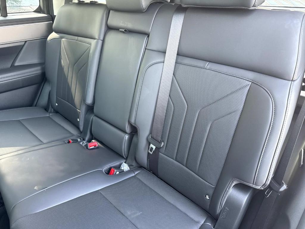used 2025 Hyundai Santa Fe car, priced at $34,995
