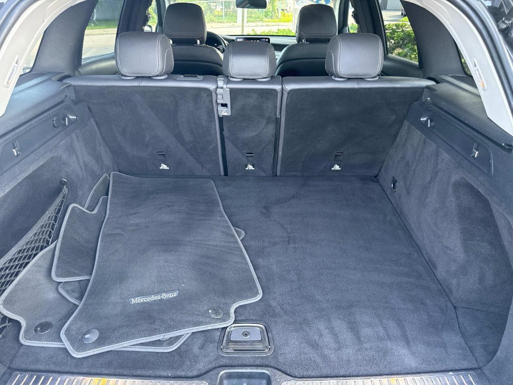 used 2021 Mercedes-Benz GLC 300 car