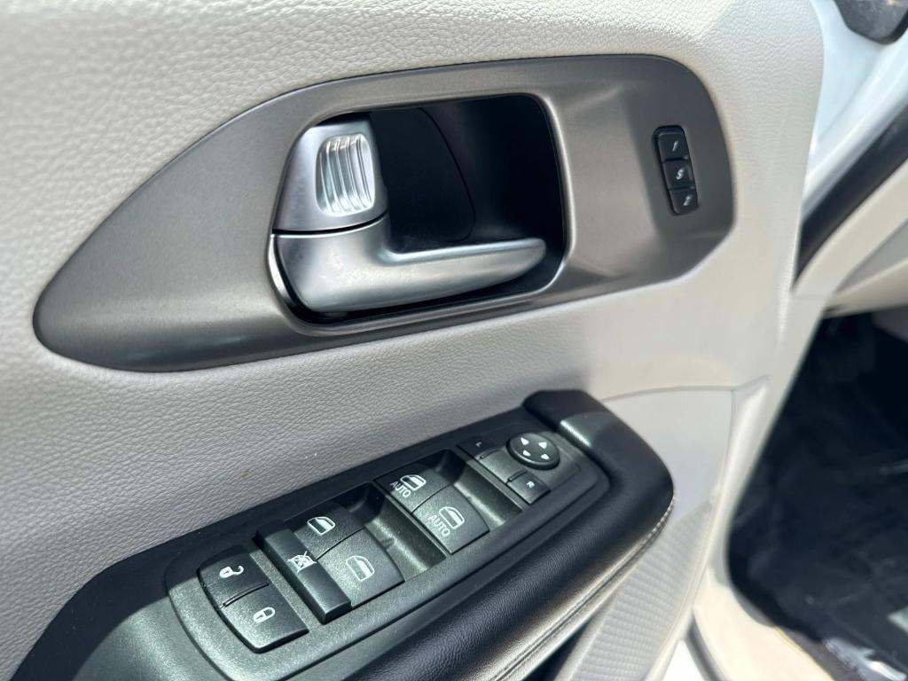 used 2021 Chrysler Pacifica car, priced at $20,495