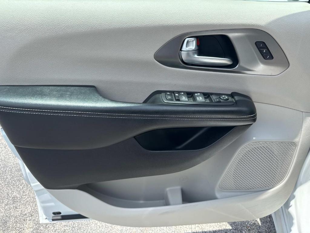 used 2021 Chrysler Pacifica car, priced at $20,495