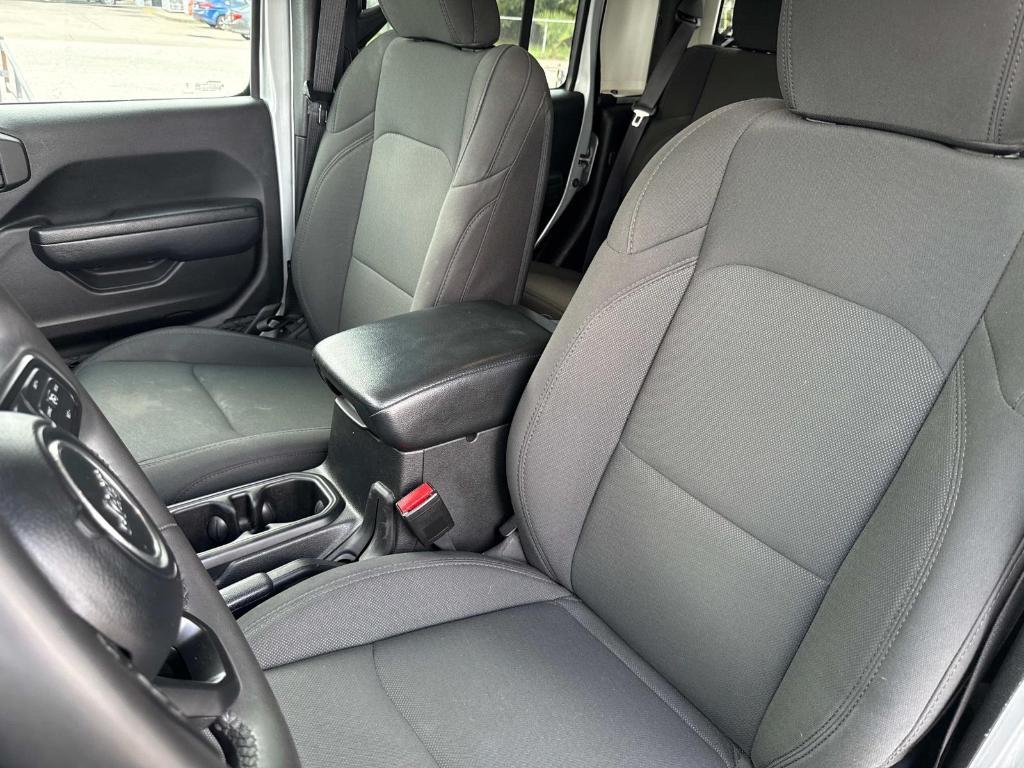 used 2023 Jeep Gladiator car, priced at $27,595