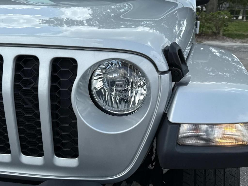 used 2023 Jeep Gladiator car, priced at $27,595