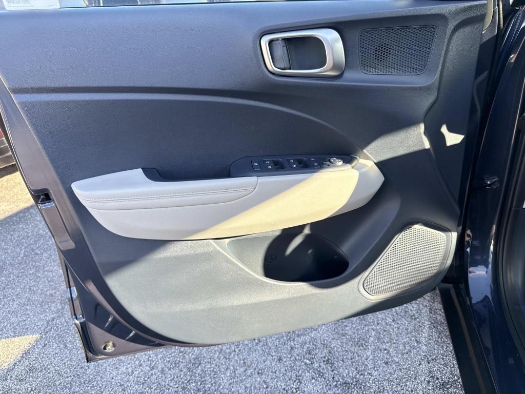 used 2025 Hyundai Venue car, priced at $20,495