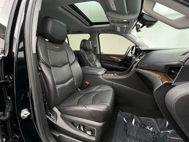 used 2020 Cadillac Escalade ESV car, priced at $38,895