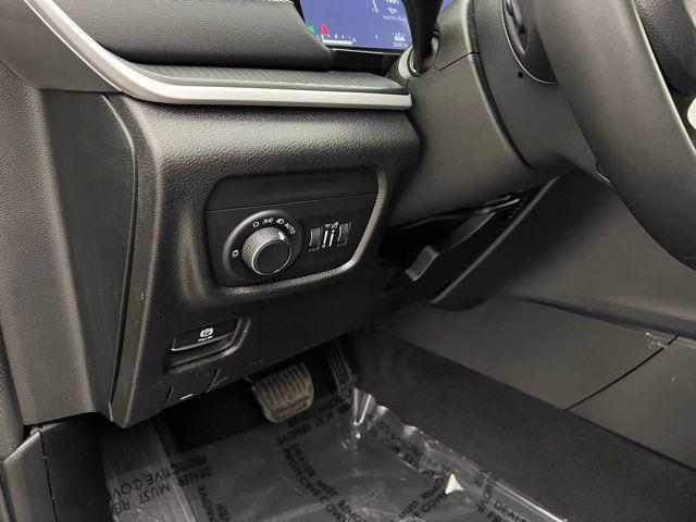 used 2023 Jeep Grand Cherokee car, priced at $22,895