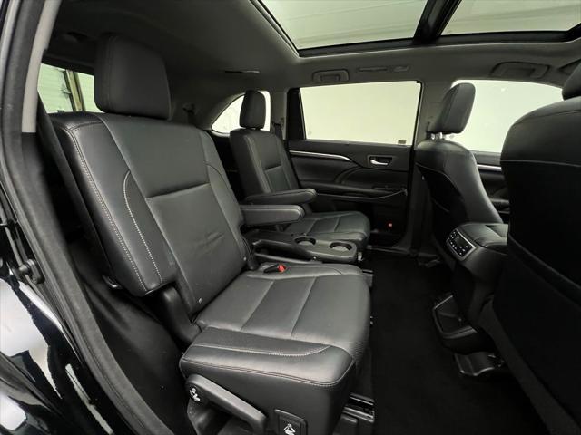 used 2016 Toyota Highlander car, priced at $23,795