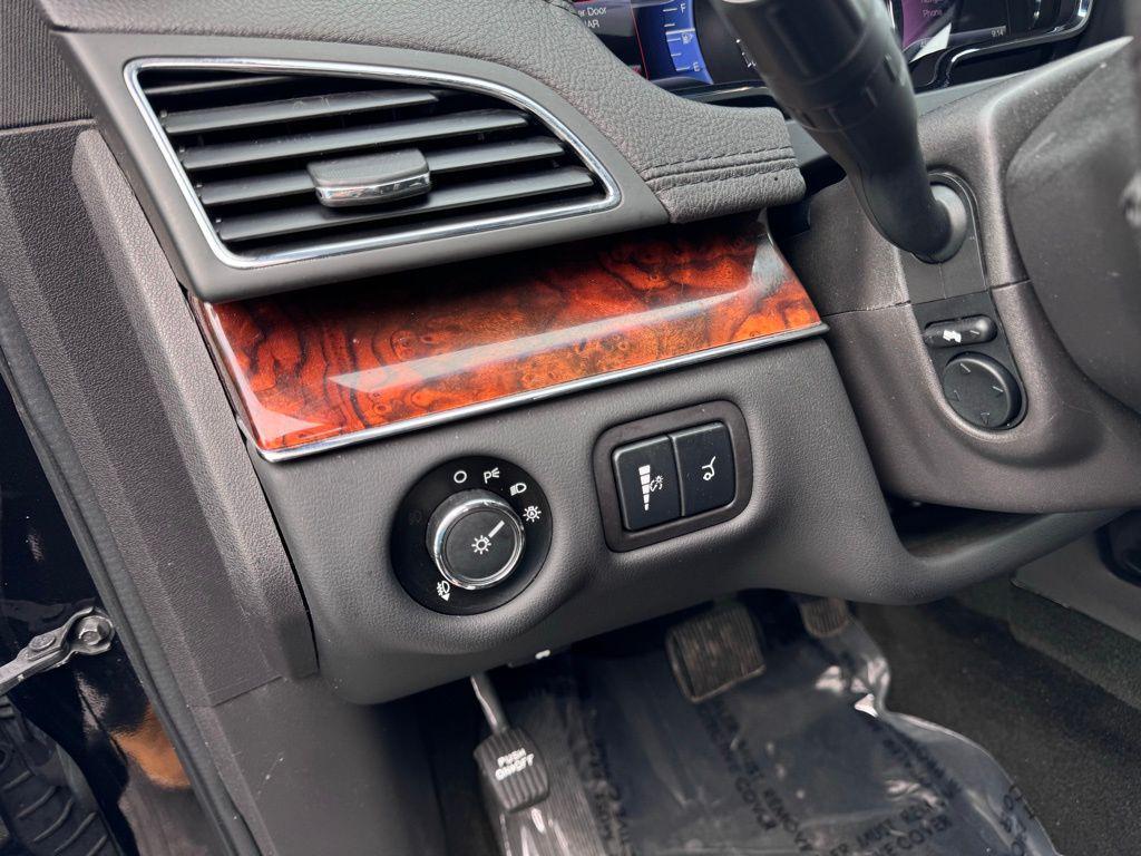 used 2015 Lincoln MKT car, priced at $29,995