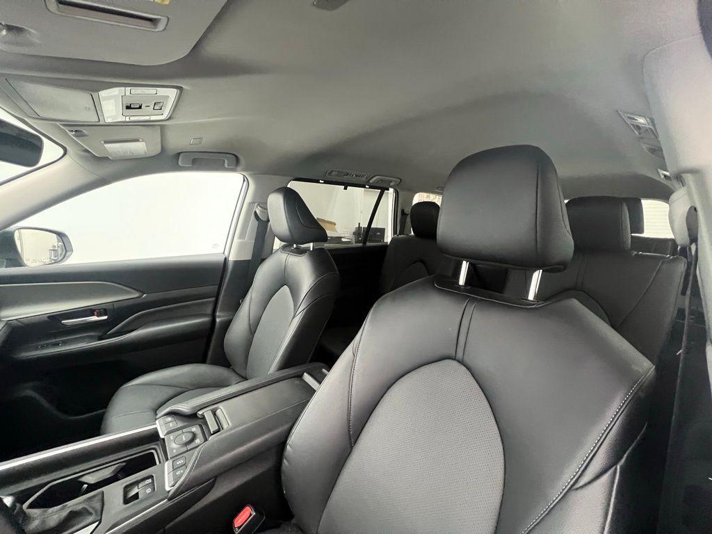 used 2025 Toyota Grand Highlander car, priced at $42,795