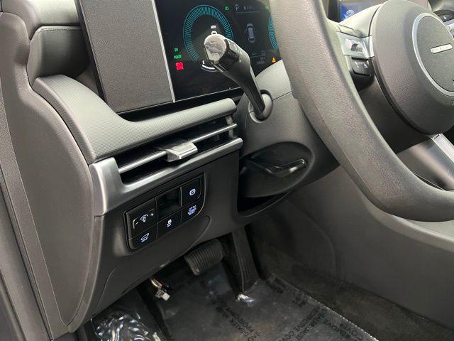 used 2025 Hyundai TUCSON Hybrid car, priced at $25,595