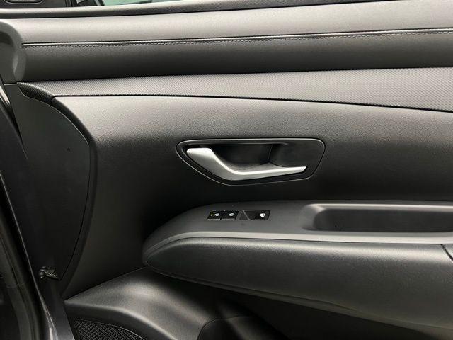 used 2025 Hyundai TUCSON Hybrid car, priced at $25,595