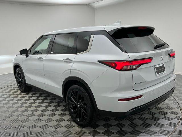 new 2024 Mitsubishi Outlander car, priced at $33,955