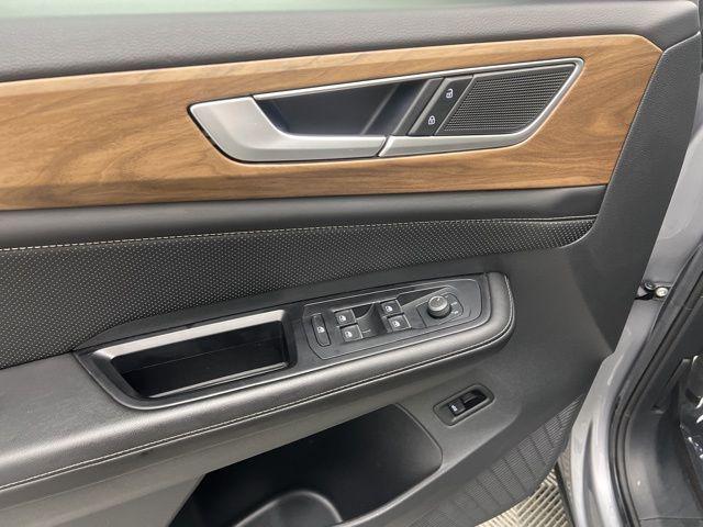 used 2024 Volkswagen Atlas car, priced at $26,895