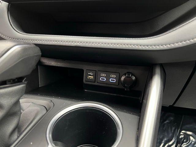 used 2024 Toyota Highlander car, priced at $31,895