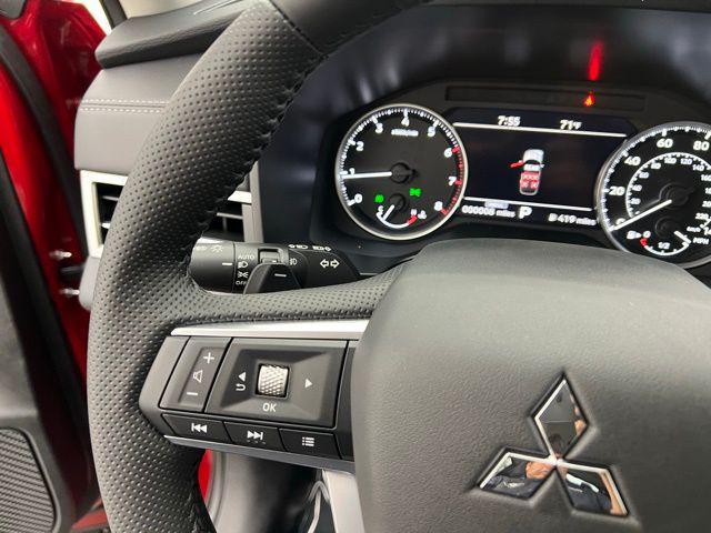 new 2025 Mitsubishi Outlander car, priced at $38,795
