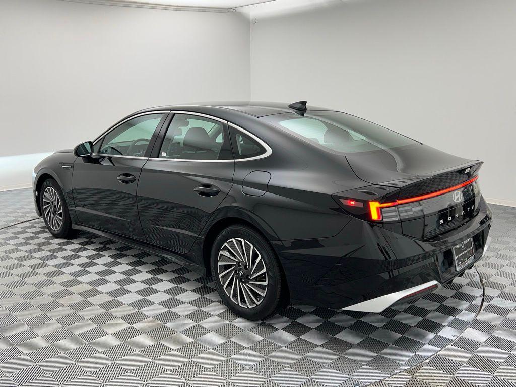 used 2024 Hyundai Sonata Hybrid car, priced at $23,895