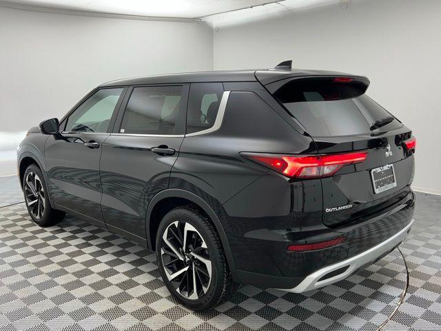 new 2024 Mitsubishi Outlander car, priced at $38,135