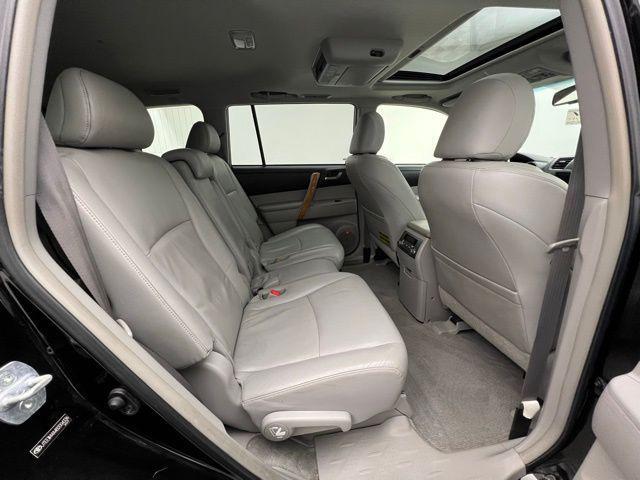used 2008 Toyota Highlander Hybrid car, priced at $7,985