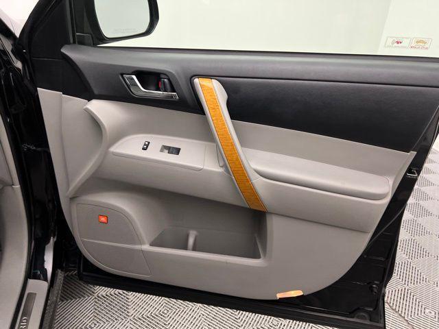 used 2008 Toyota Highlander Hybrid car, priced at $7,985