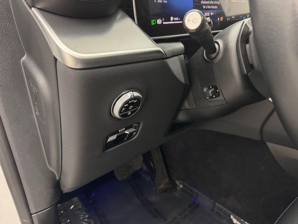 used 2024 Mercedes-Benz GLC 300 car, priced at $37,895