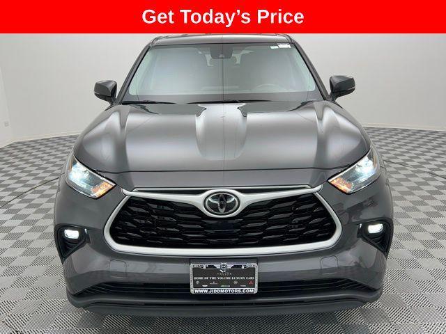 used 2024 Toyota Highlander car, priced at $31,595