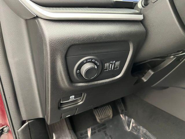 used 2024 Jeep Grand Cherokee car, priced at $27,895