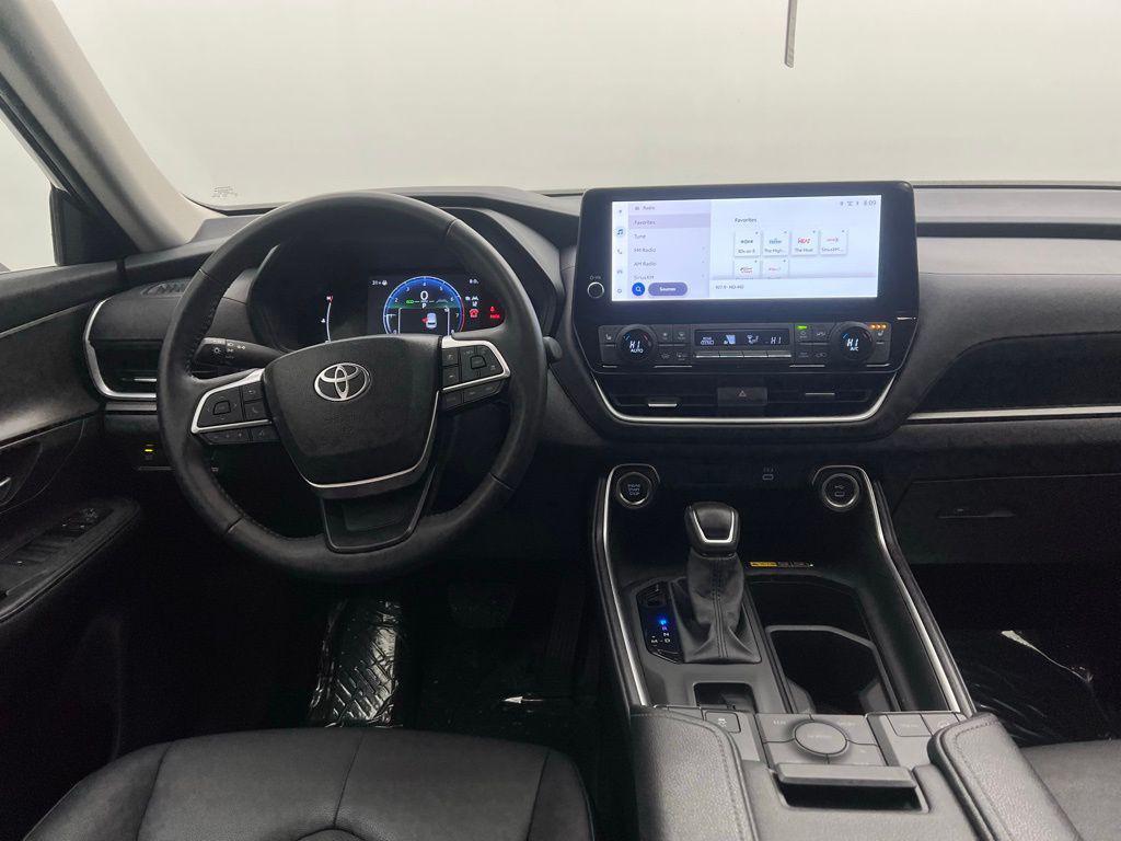 used 2025 Toyota Grand Highlander car, priced at $43,985