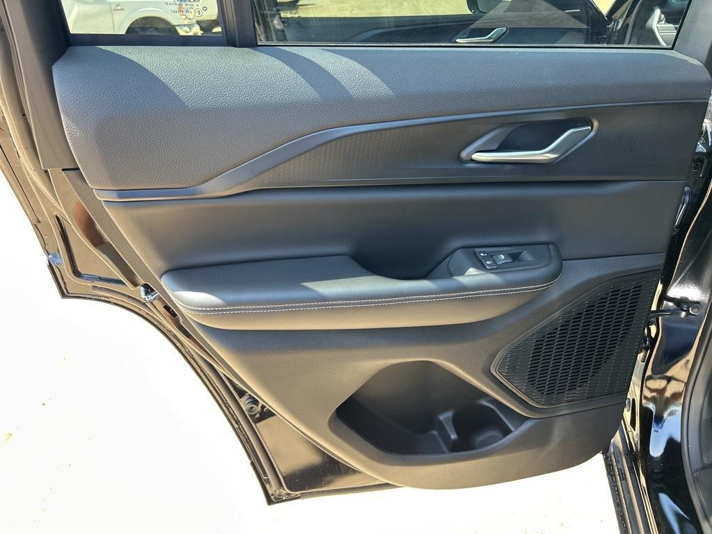 new 2025 Jeep Grand Cherokee car, priced at $42,072