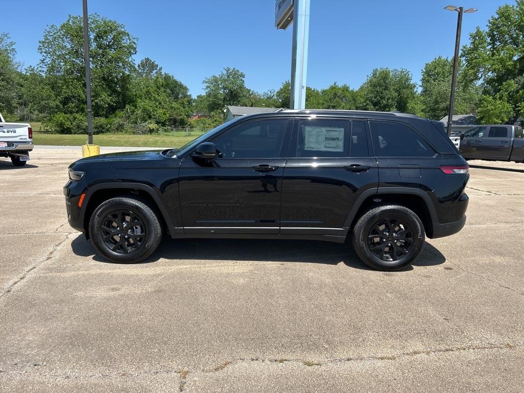 new 2025 Jeep Grand Cherokee car, priced at $42,072