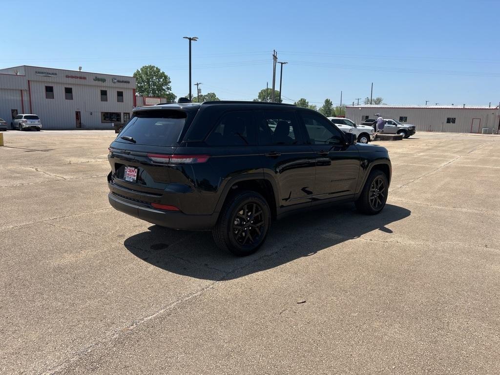 new 2025 Jeep Grand Cherokee car, priced at $42,072