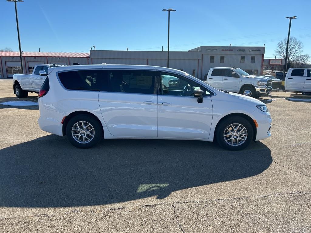 new 2025 Chrysler Pacifica car, priced at $44,145