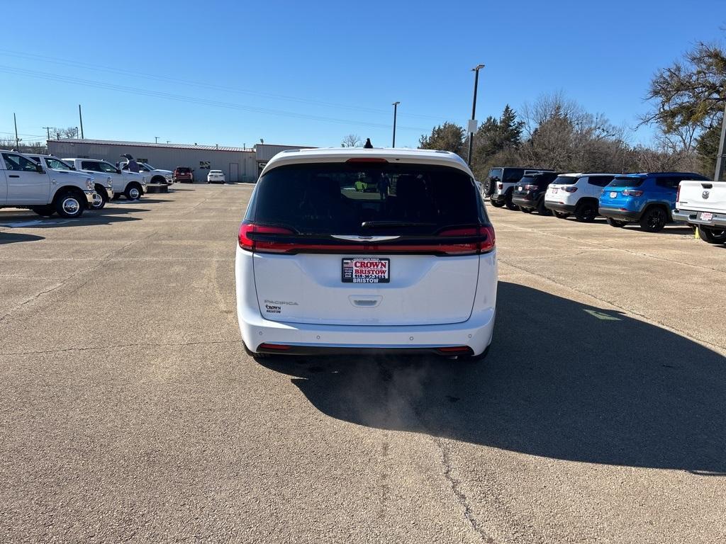 new 2025 Chrysler Pacifica car, priced at $44,145