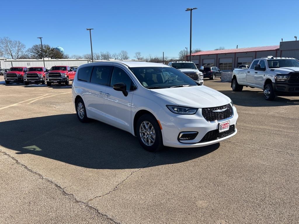 new 2025 Chrysler Pacifica car, priced at $44,145