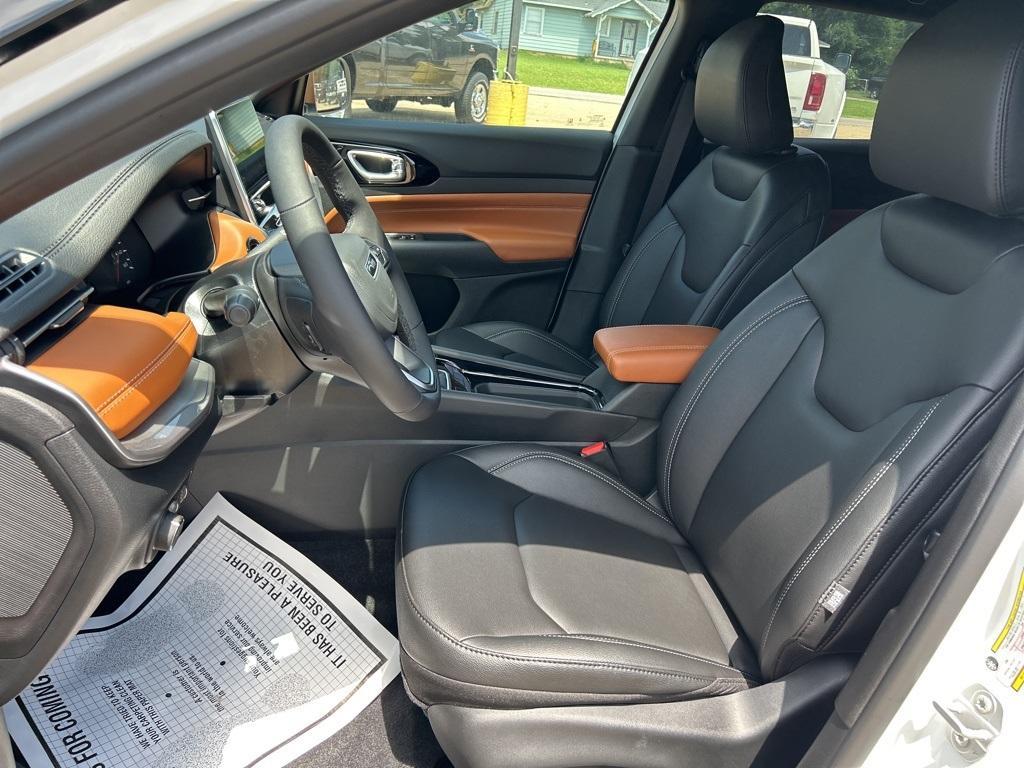 new 2025 Jeep Compass car, priced at $34,490