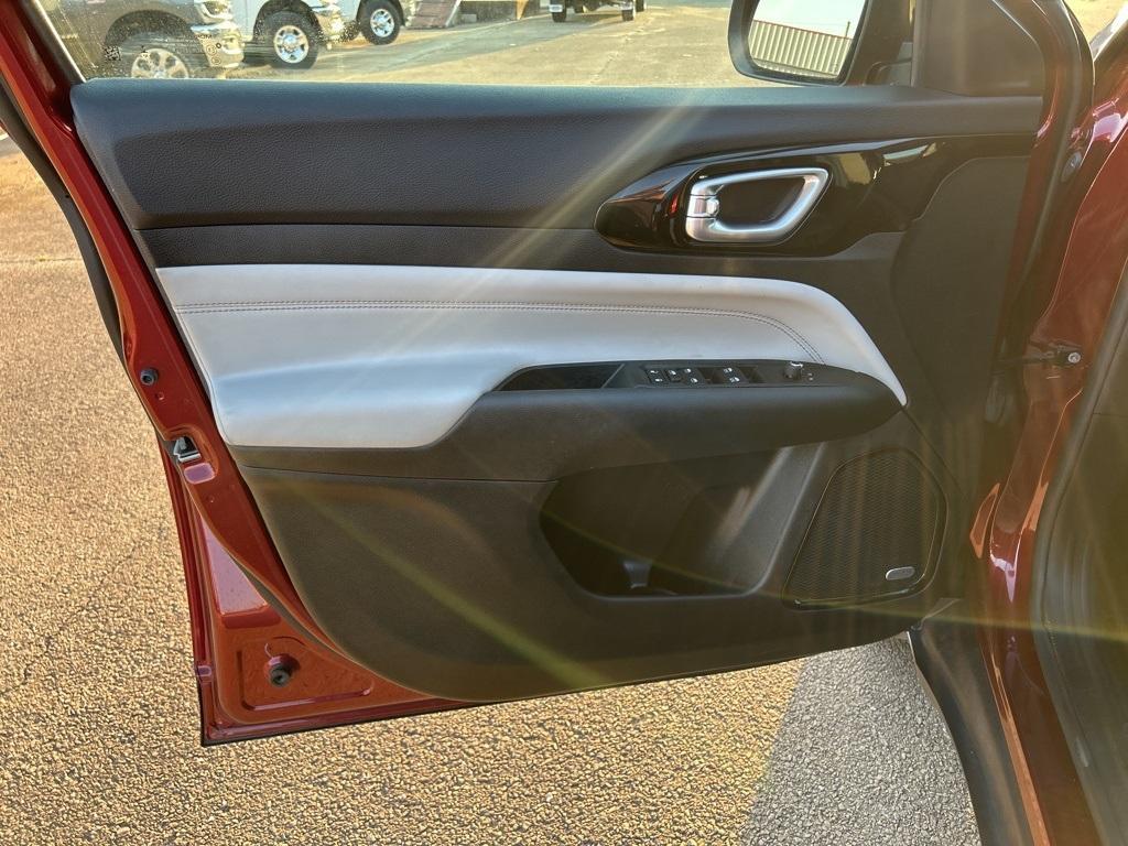 used 2022 Jeep Compass car, priced at $24,995