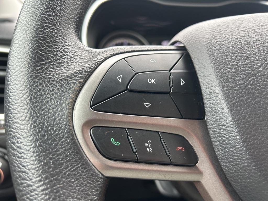 used 2019 Jeep Cherokee car, priced at $13,995